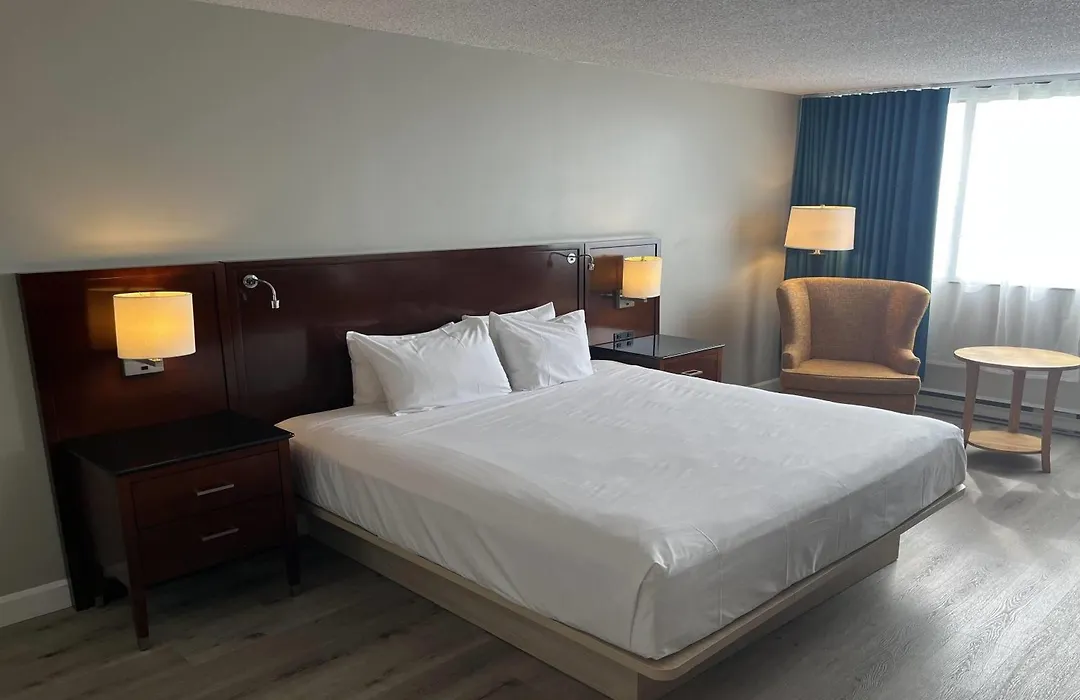 Travelodge By Wyndham Quebec City Hotel & Convention Centre-1