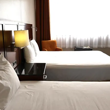 Travelodge By Wyndham Quebec City Hotel & Convention Centre-2